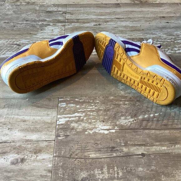 Athletic_Shoes